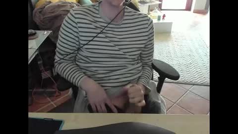 loomie online show from February 9, 2025, 12:41 pm