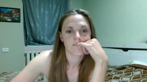 Lora online show from June 11, 2026, 8:51 pm