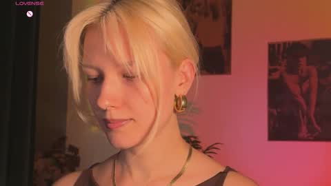 Snapshot of lora_hellyeah chatting on September 13, 2025, 4:07 pm Lora heil online show from September 13, 2025, 4:07 pm