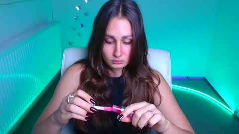 Lora online show from October 2, 2025, 5:36 am