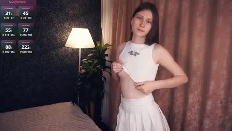 Lora online show from September 24, 2025, 4:38 am