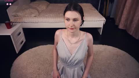 Lora online show from December 1, 2025, 5:12 am