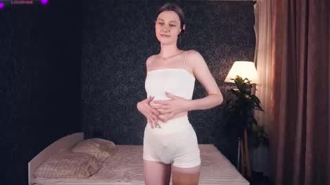 Lora online show from December 15, 2025, 5:01 am