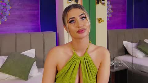 Snapshot of loradevine chatting on November 28, 2025, 11:40 pm Lora online show from November 28, 2025, 11:40 pm