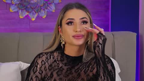 Snapshot of loradevine chatting on January 7, 2026, 8:44 pm Lora online show from January 7, 2026, 8:44 pm