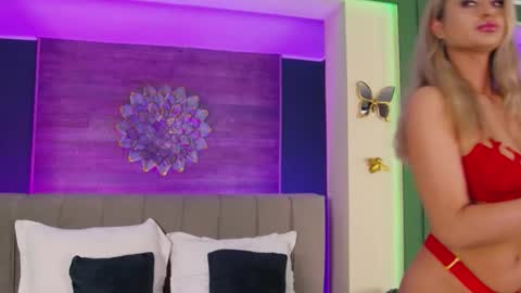 Lora online show from March 15, 2026, 7:42 pm