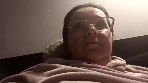 Lora online show from December 4, 2024, 3:54 pm