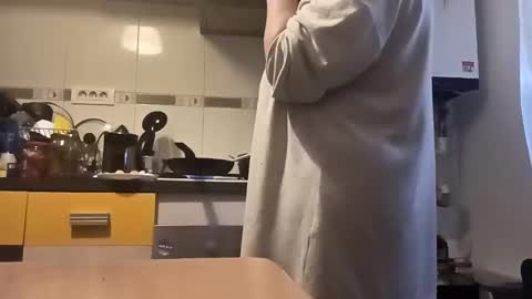 Lora online show from December 24, 2024, 11:49 am