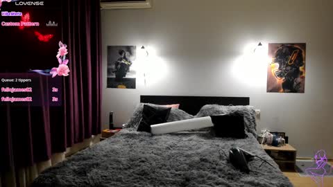 Lora online show from January 9, 2025, 4:17 pm