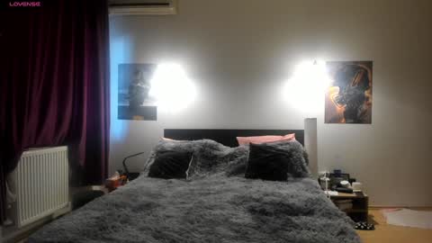 Lora online show from January 24, 2025, 11:04 am