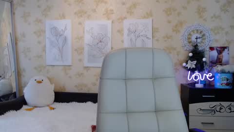 lorameouls online show from December 25, 2024, 10:28 am