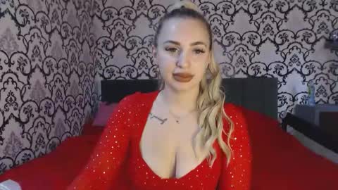 Queen LoraSinClare online show from October 16, 2025, 9:10 am