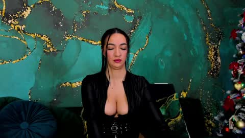 Snapshot of lorawarnner chatting on December 7, 2024, 12:13 pm Miss online show from December 7, 2024, 12:13 pm