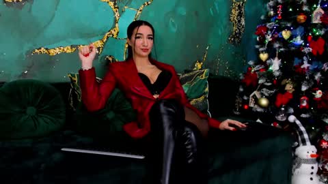 Snapshot of lorawarnner chatting on December 10, 2024, 6:49 pm Miss online show from December 10, 2024, 6:49 pm