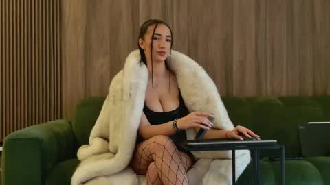 Snapshot of lorawarnner chatting on March 12, 2025, 9:34 am Miss online show from March 12, 2025, 9:34 am