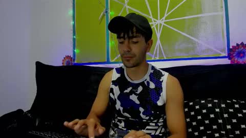 Snapshot of lord_apoloo chatting on February 7, 2026, 2:32 pm Apolo online show from February 7, 2026, 2:32 pm