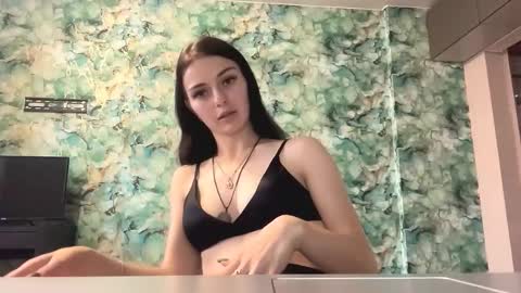 Olivia online show from September 9, 2025, 12:15 pm