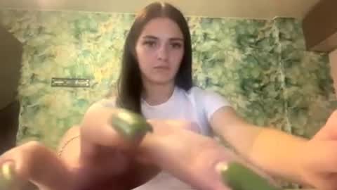 Olivia online show from September 15, 2025, 12:38 pm