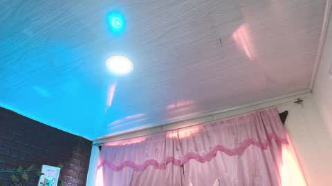 Loren online show from January 22, 2025, 8:28 pm