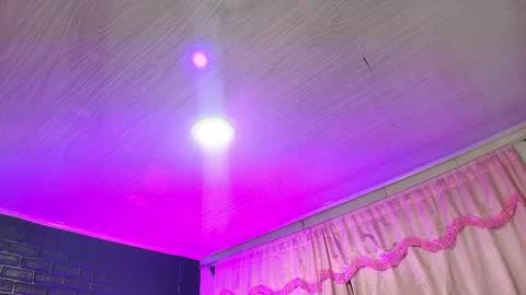 Loren online show from March 5, 2025, 11:49 pm