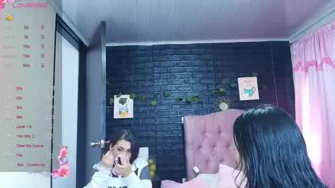 Loren online show from September 22, 2025, 8:33 pm