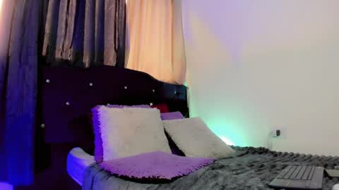 lesly lorena online show from March 27, 2026, 7:46 pm