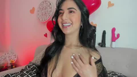 L O R E N online show from February 16, 2025, 10:10 am