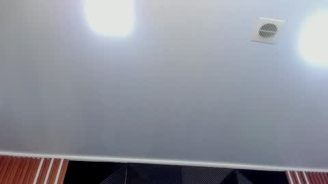  L O R E N Z O  Thumbs Up help  online show from October 18, 2025, 5:14 pm