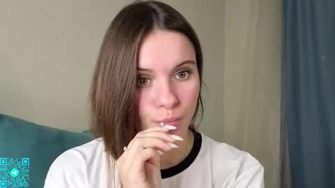 Chloe for Fan BlackHole online show from October 25, 2025, 5:40 pm