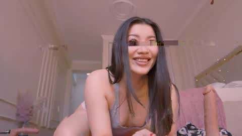 Leyla  online show from March 23, 2026, 6:17 am