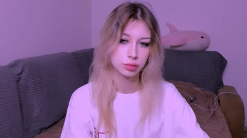 Lori online show from December 4, 2025, 4:27 pm