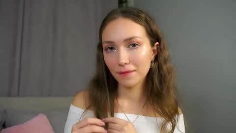 Snapshot of loriamarzinske chatting on September 11, 2025, 8:31 pm Naomi online show from September 11, 2025, 8:31 pm
