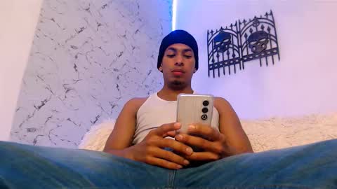 Lorian Vikel  online show from October 19, 2025, 10:10 pm