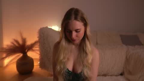 Lorrie online show from March 17, 2026, 9:34 am