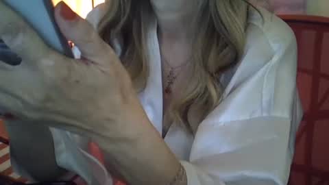 Snapshot of lorylady chatting on September 29, 2025, 5:23 am lory online show from September 29, 2025, 5:23 am