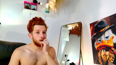 JUAN  JUAN online show from April 7, 2026, 10:31 pm