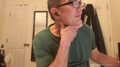 Snapshot of lostandlonelysoul chatting on October 12, 2025, 4:11 am Hazemir online show from October 12, 2025, 4:11 am