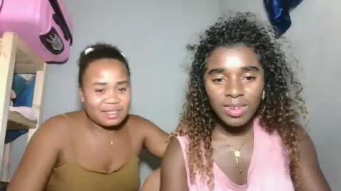 Snapshot of louane98 chatting on February 5, 2026, 9:19 pm louane98 online show from February 5, 2026, 9:19 pm