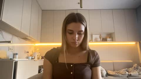 Snapshot of louannkorth chatting on June 5, 2026, 1:28 pm Bella online show from June 5, 2026, 1:28 pm