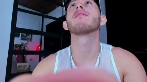 Snapshot of louis_bcasta1 chatting on December 22, 2024, 11:11 am OF louis bcasta1 online show from December 22, 2024, 11:11 am