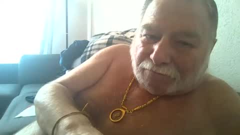 louis_chokdee online show from March 9, 2025, 3:16 pm