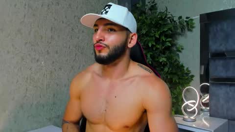 Louis online show from November 19, 2025, 10:10 pm