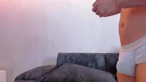 Louis online show from February 21, 2026, 8:43 pm