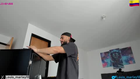 louis_marley_ online show from February 20, 2025, 4:25 pm