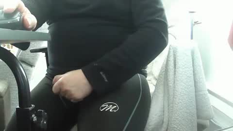 loumtl3 online show from February 18, 2025, 3:32 pm