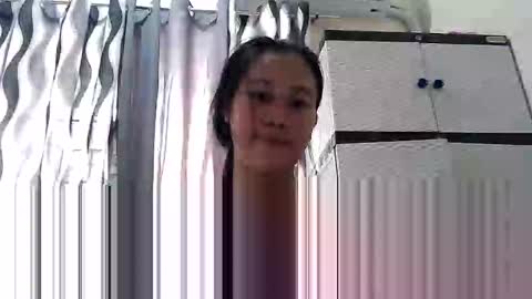 louxx1 online show from November 4, 2025, 1:48 am