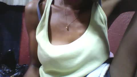 lovaelisa online show from October 15, 2025, 6:46 am