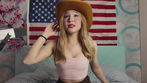 Snapshot of lovamanda chatting on June 3, 2026, 10:37 pm lovamanda online show from June 3, 2026, 10:37 pm