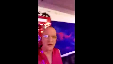 Snapshot of love2shareletsplay chatting on March 1, 2026, 7:32 am love2shareletsplay online show from March 1, 2026, 7:32 am