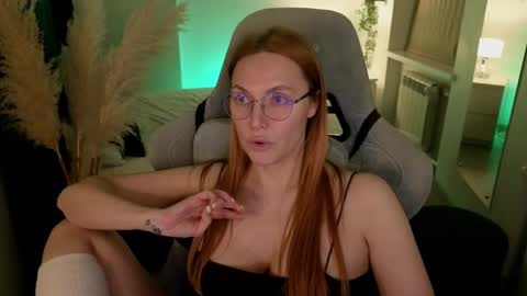 love_call online show from February 22, 2025, 11:57 am